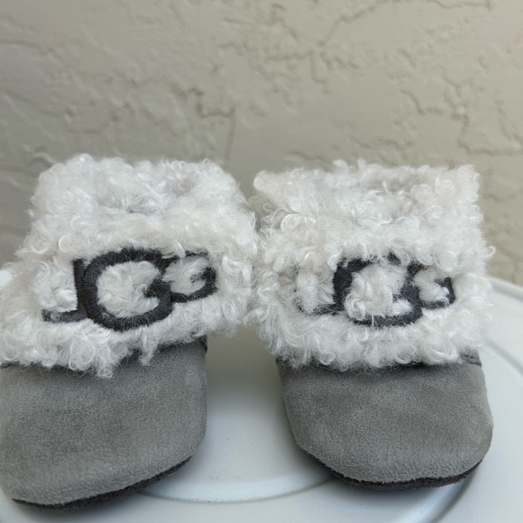 baby Ugg’s  Bootie 2/3 6-12 month Grey with White Lam Wool - Picture 1 of 8